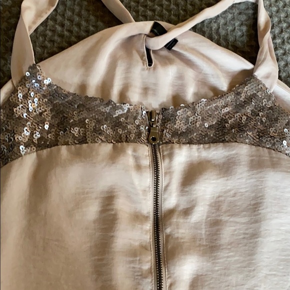 Gorgeous Silk Tank w Sequin accent - Picture 3 of 5